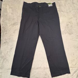 NWT Wrangler‎ Ultimate Khaki Navy Blue Men's Size 40 x 30 Invisible Flex